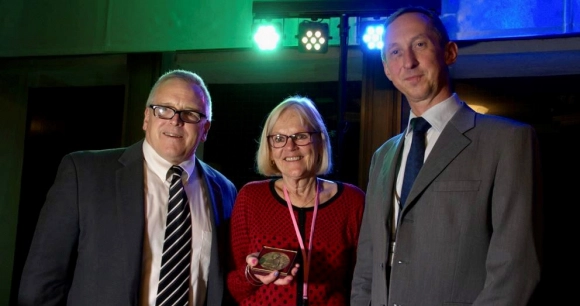 group photo with schweitzer medal recipient jennifer lonsdale in the center